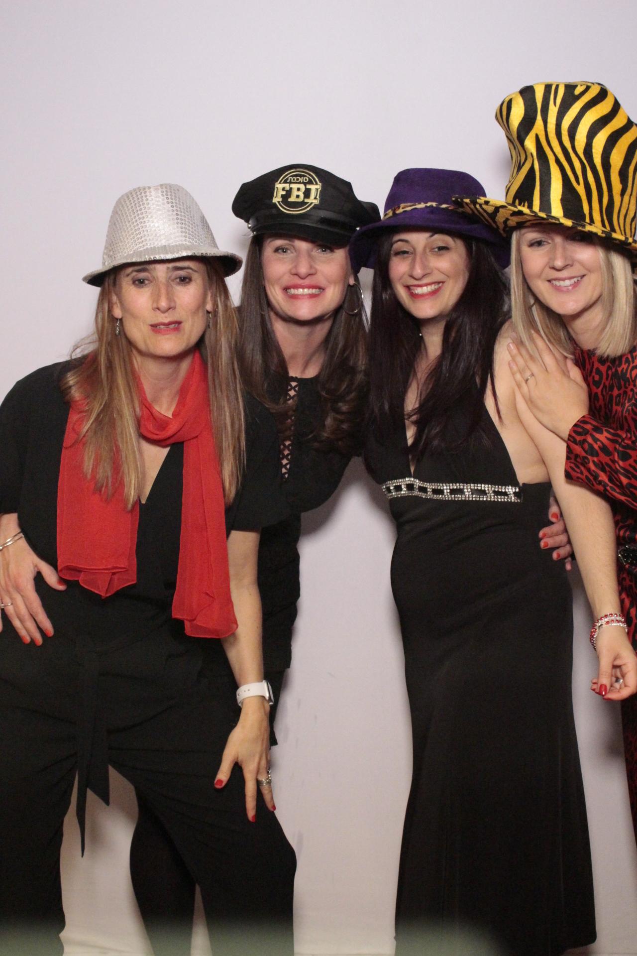 Danielle’s 40th birthday | View more photos from the event at gallery.myphotoboothexperience.co.uk/u/MyPhotoBoothExperienceLtd/Danielle’s-40th-birthday
